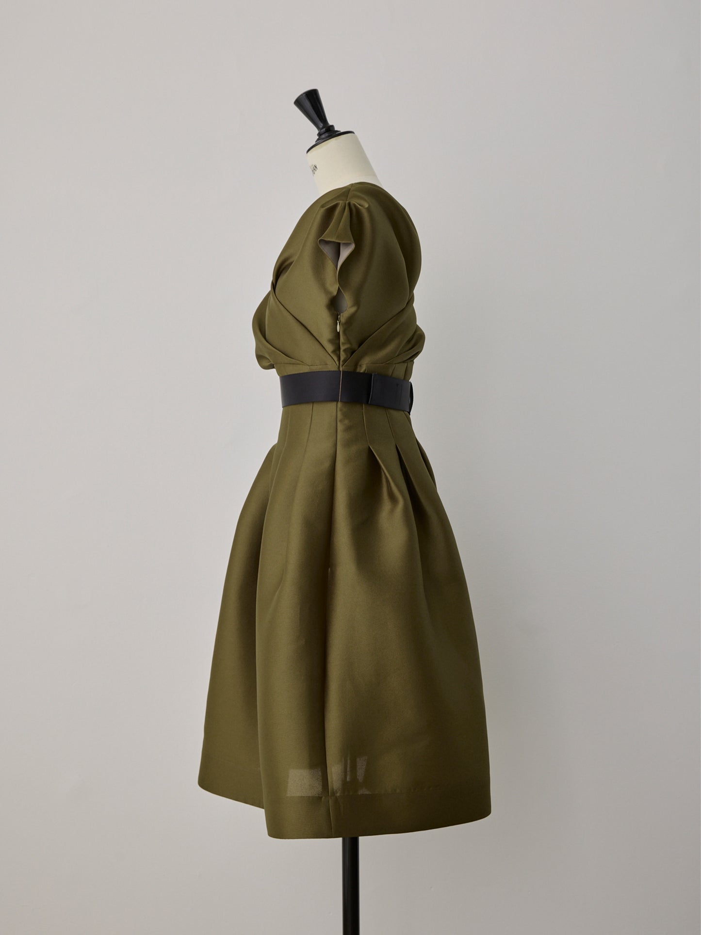 vase curve belted dress
