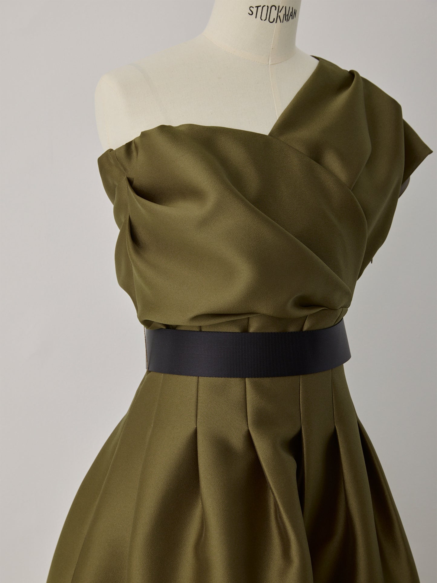 vase curve belted dress