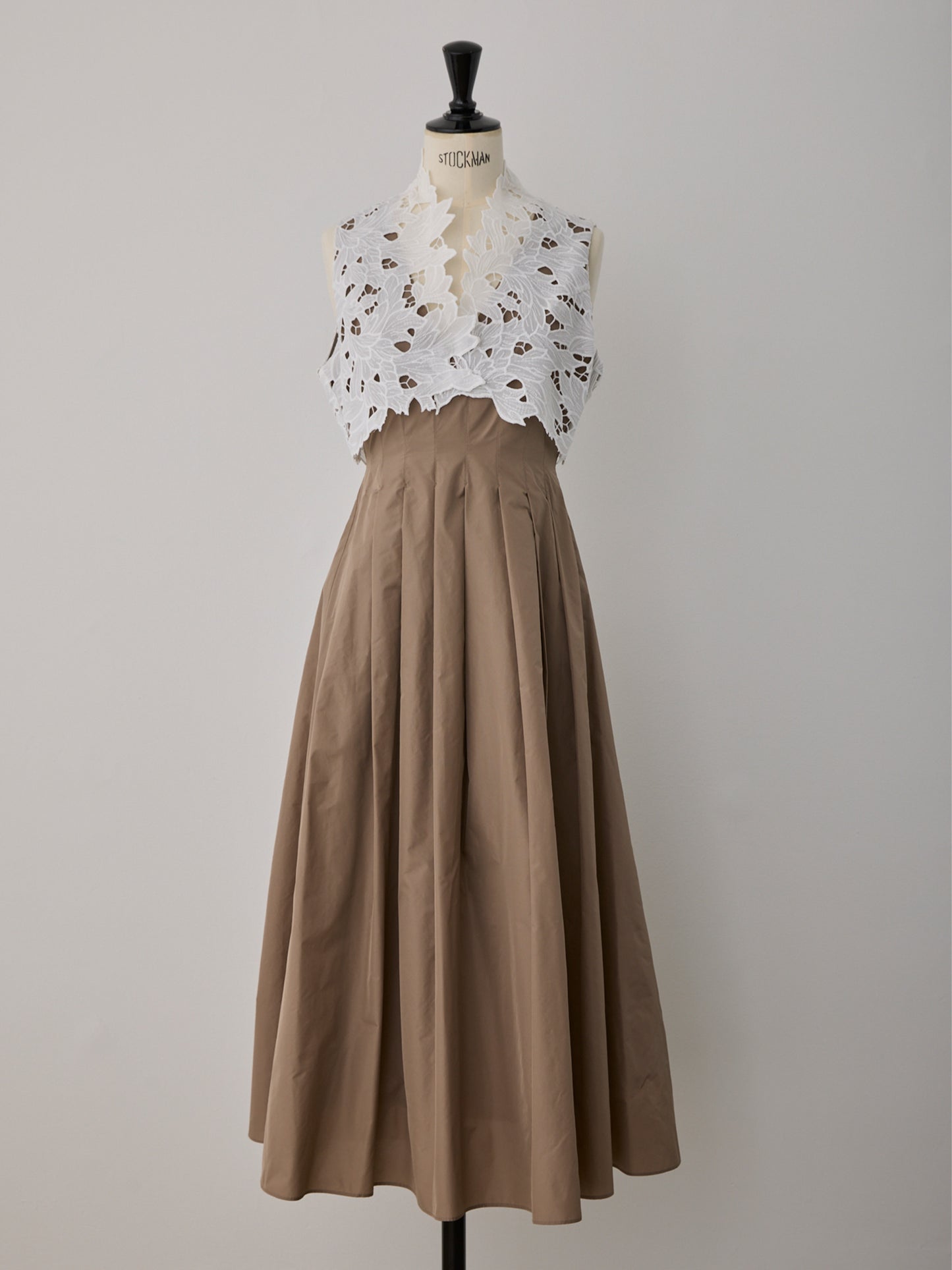 【予約】layered lace flare dress
