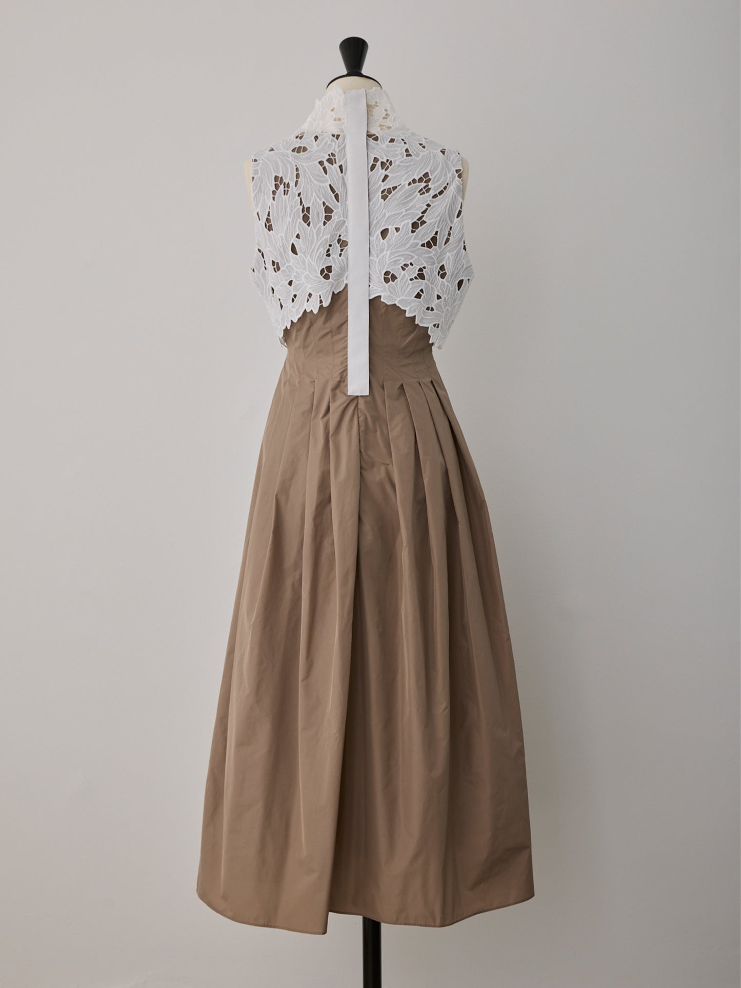 【予約】layered lace flare dress