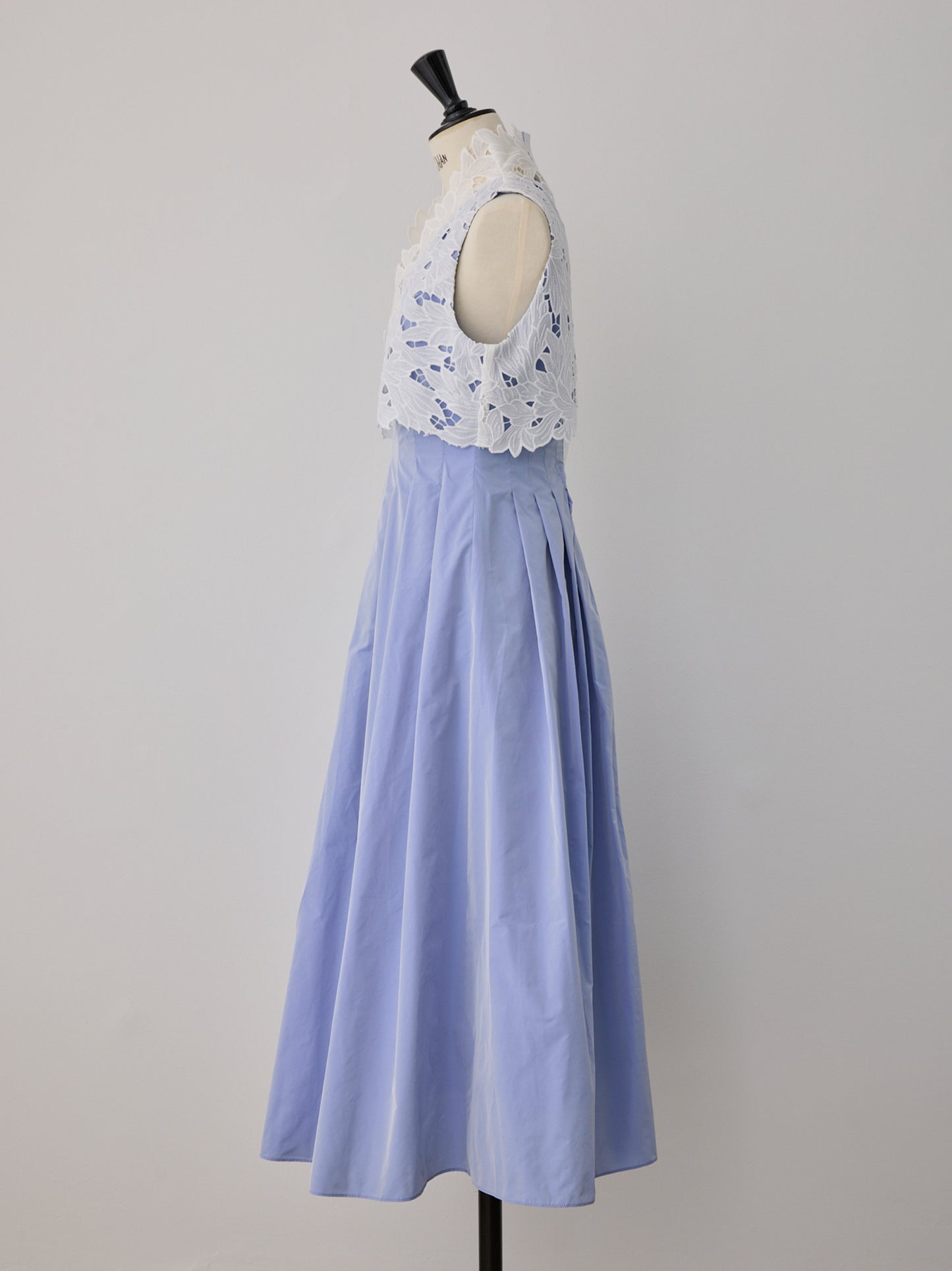 【予約】layered lace flare dress