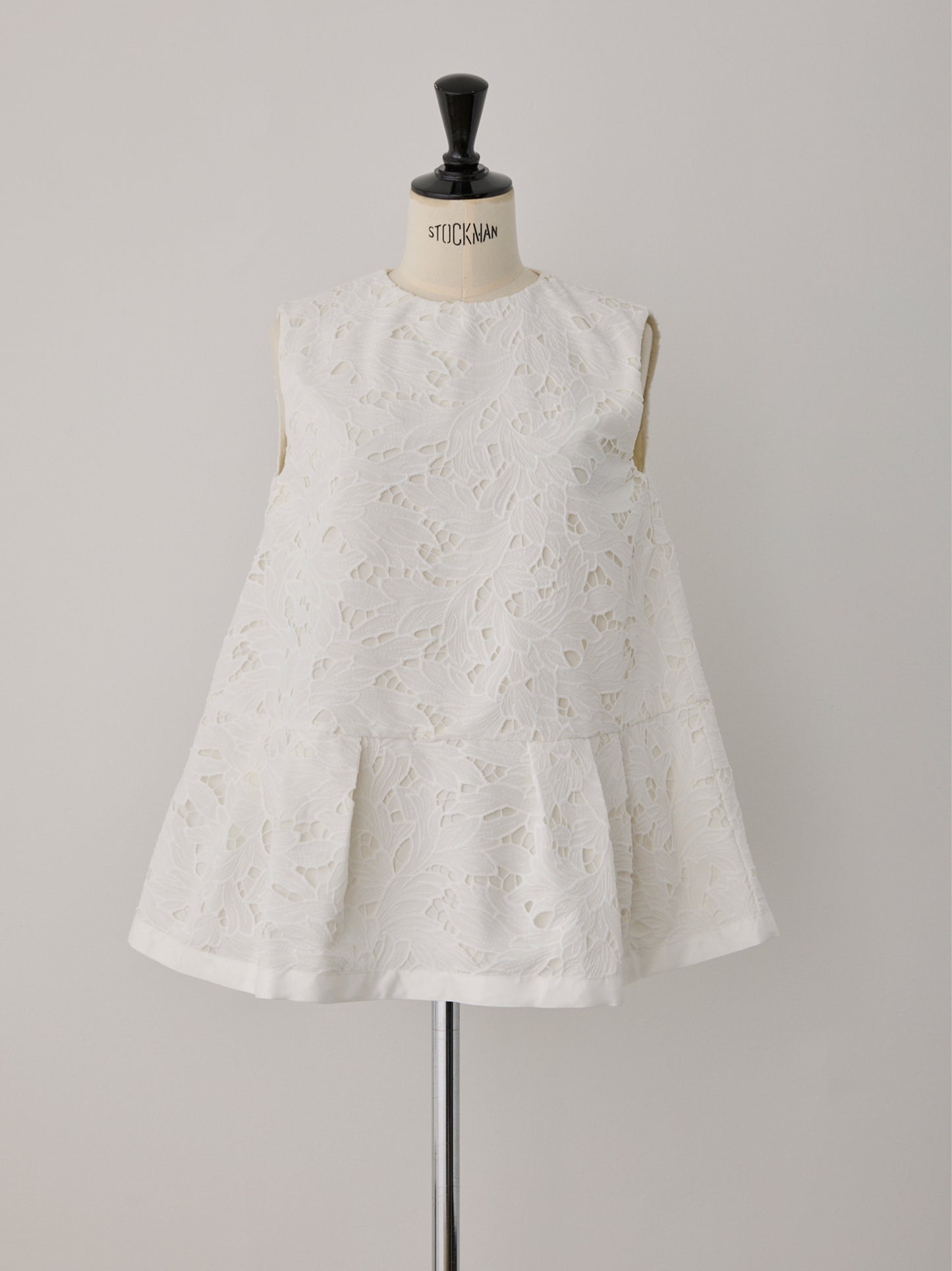 layered lace sleeveless blouse