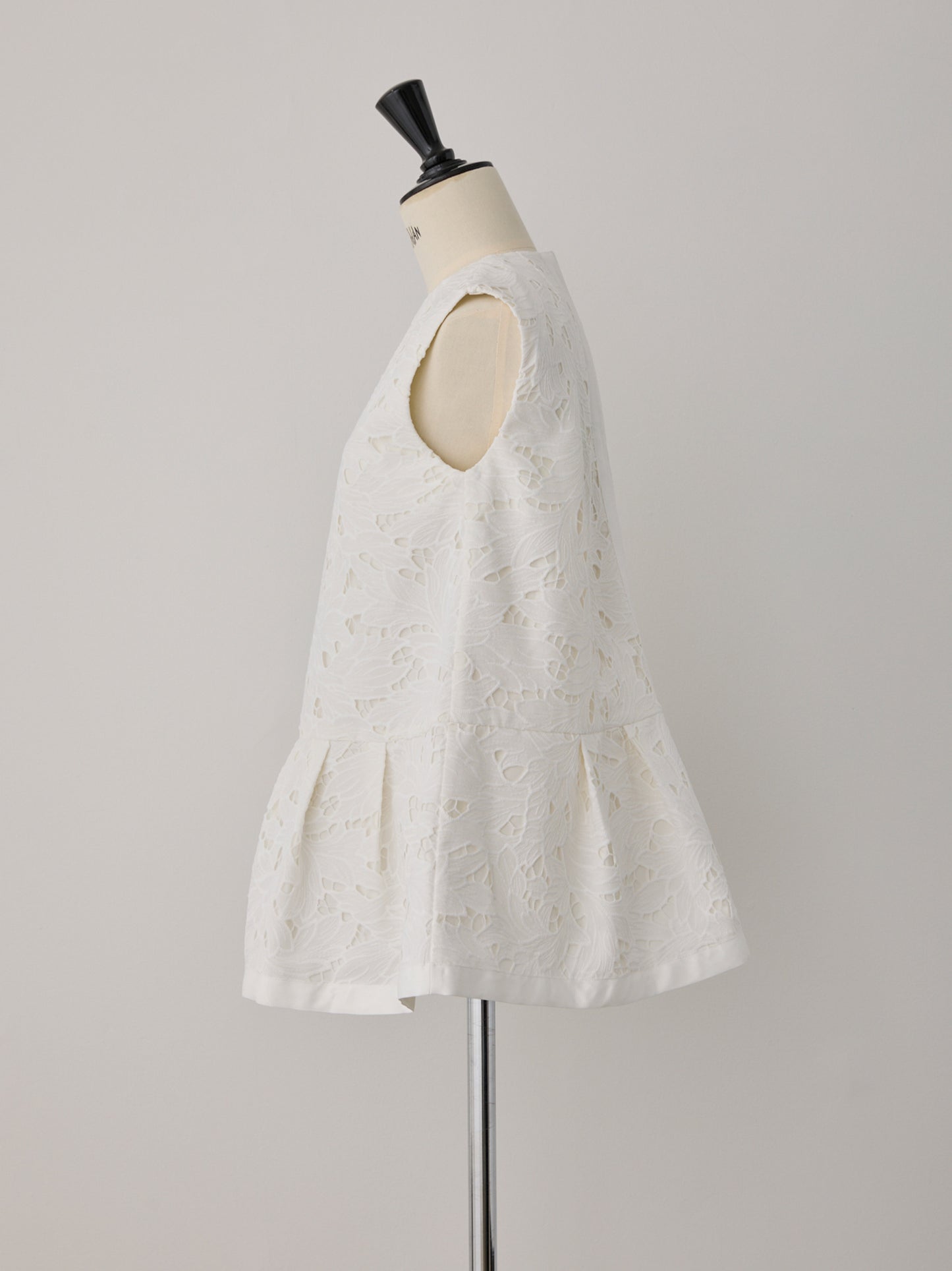 layered lace sleeveless blouse