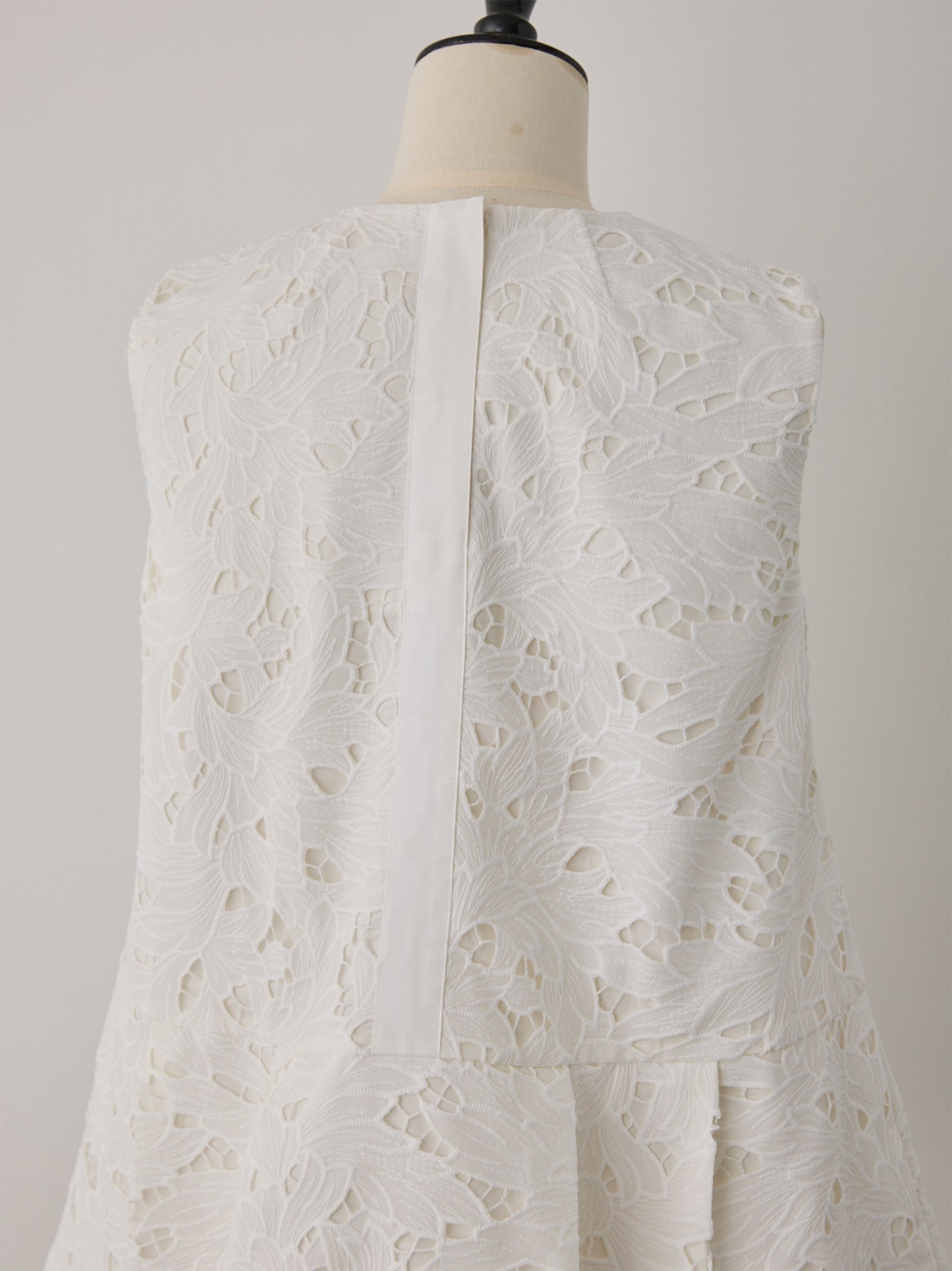 layered lace sleeveless blouse
