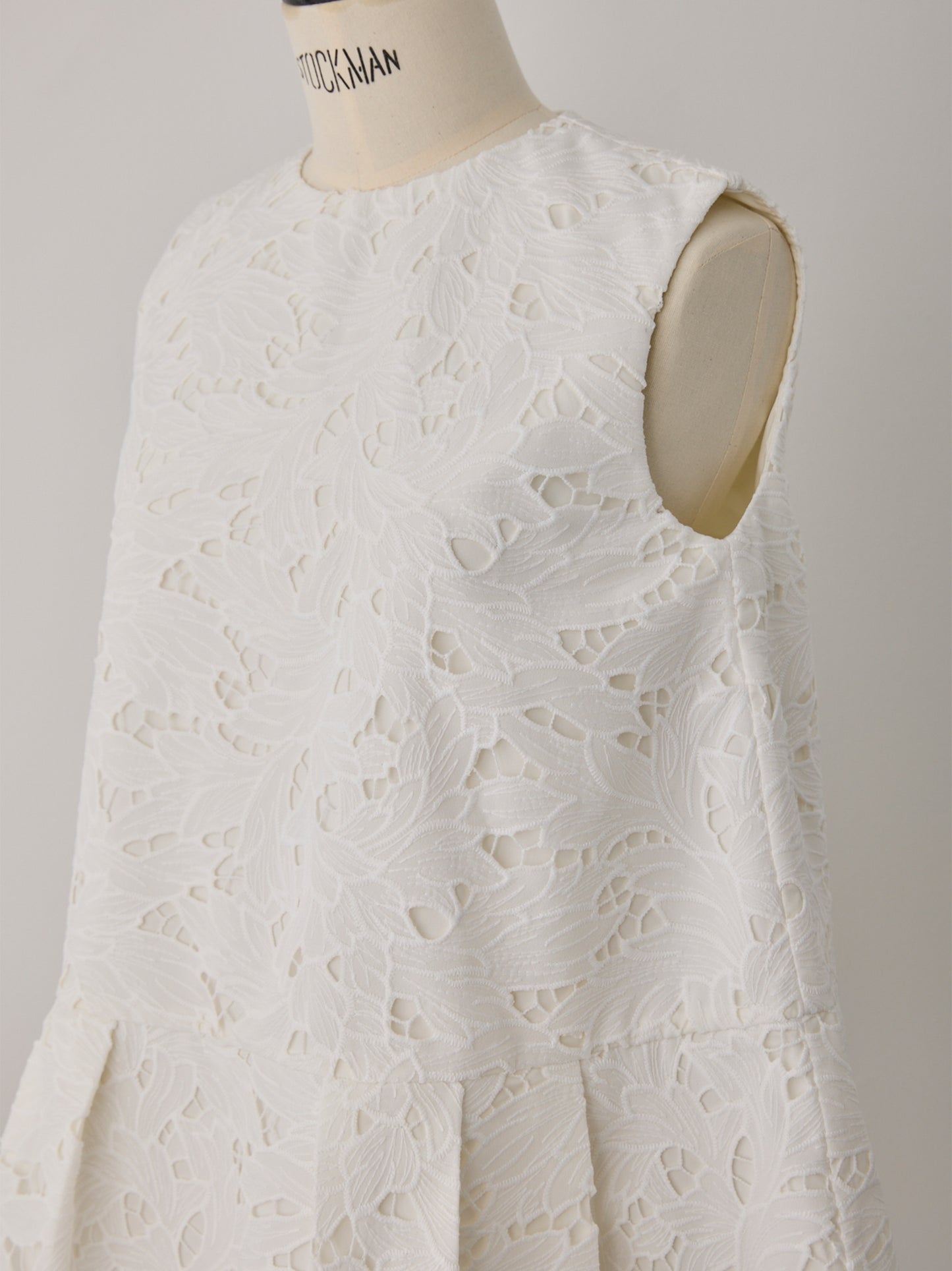 layered lace sleeveless blouse