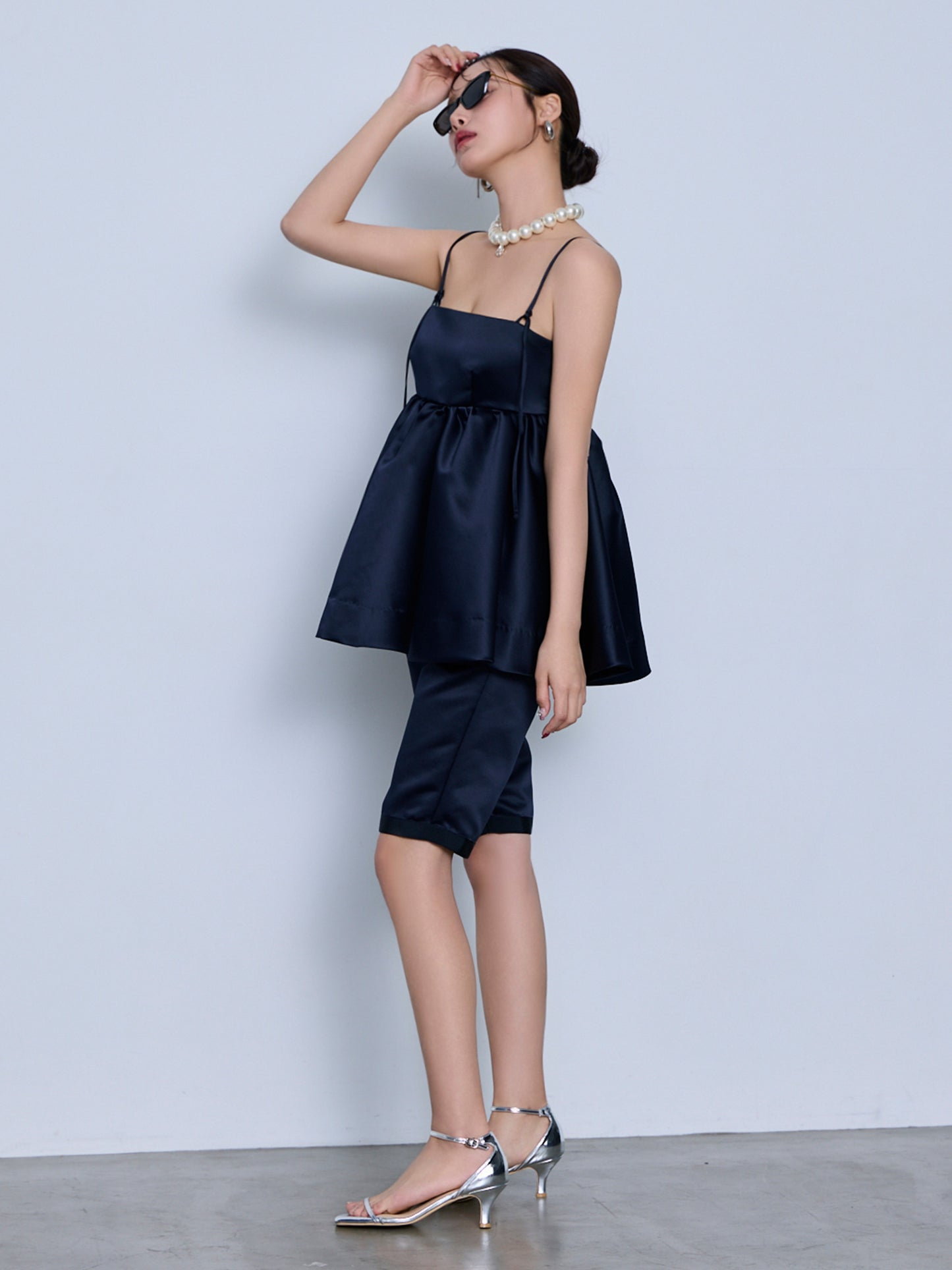 constructive mat satin slim short pants