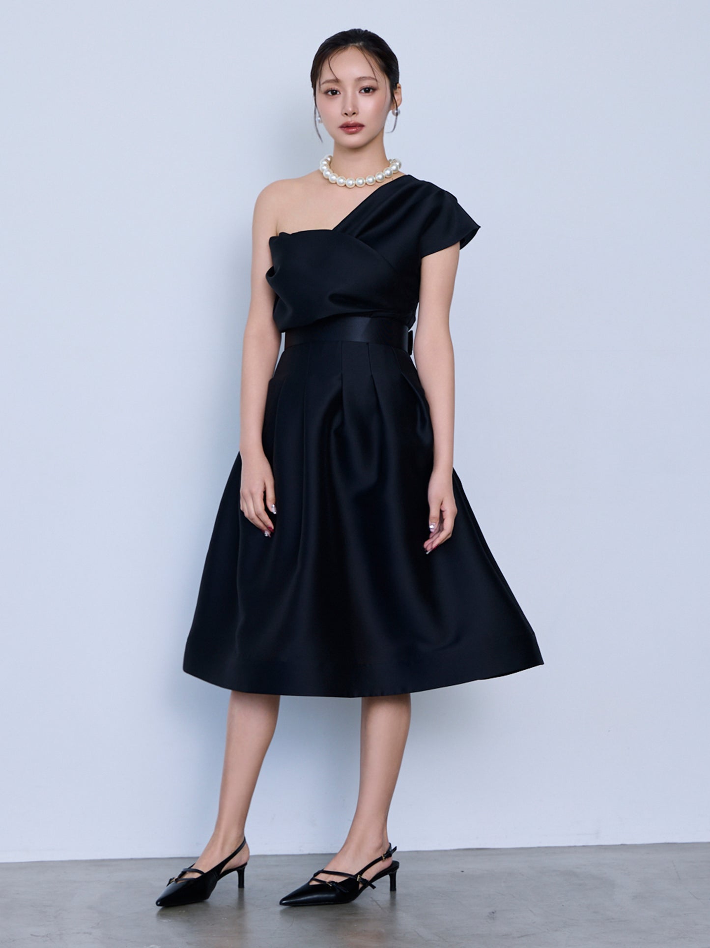 vase curve belted dress