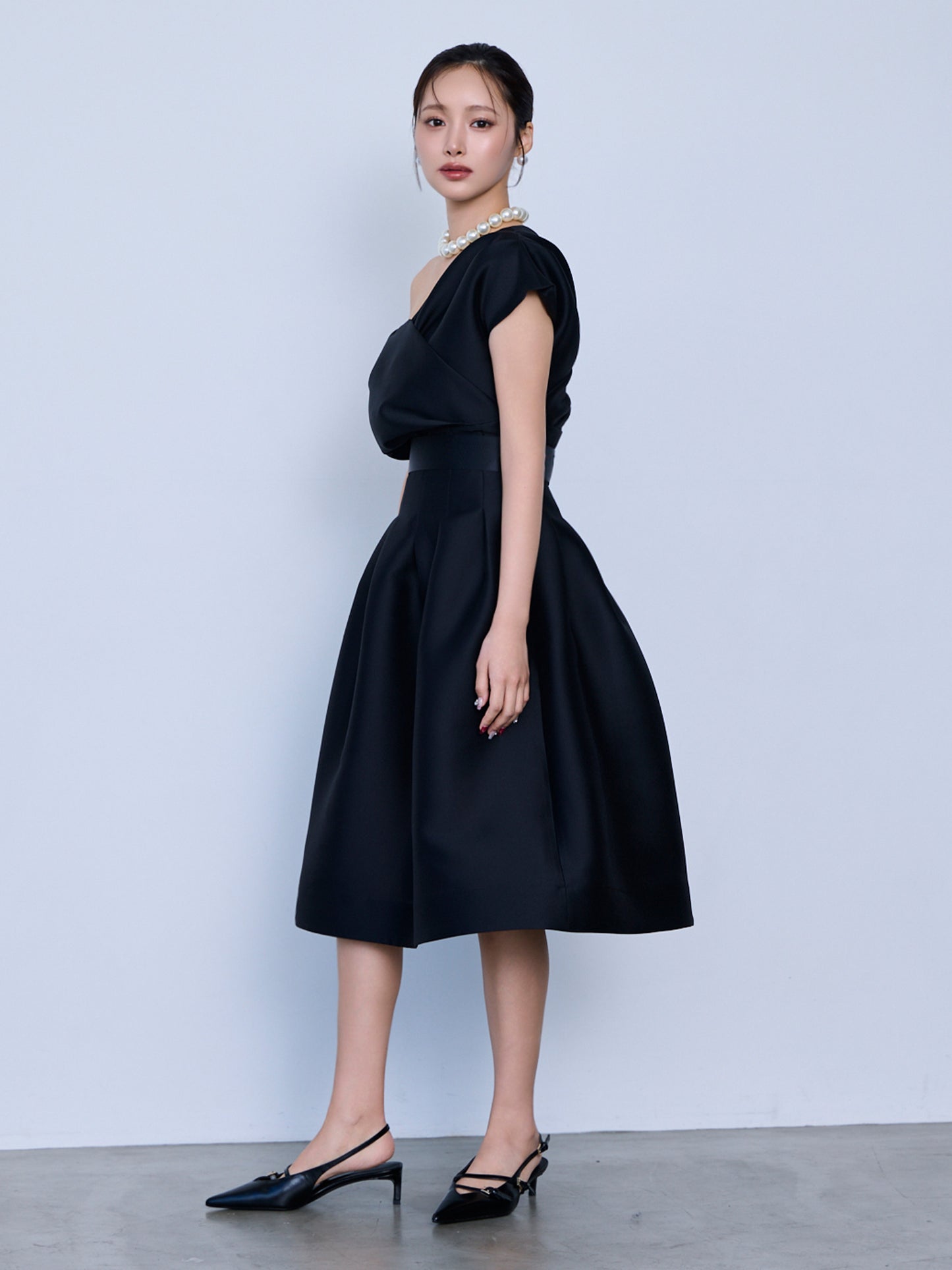 vase curve belted dress