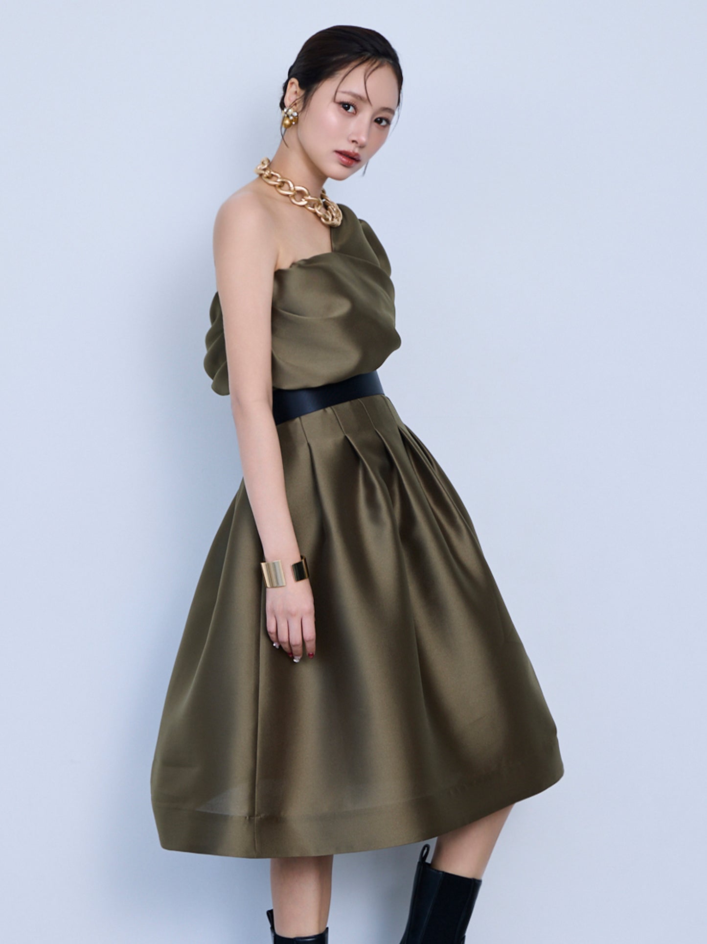 vase curve belted dress