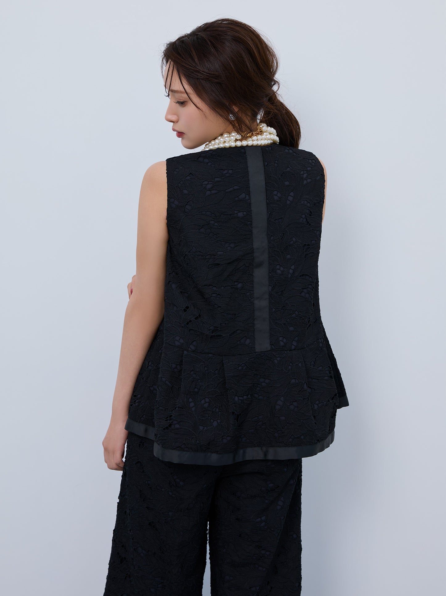 layered lace sleeveless blouse