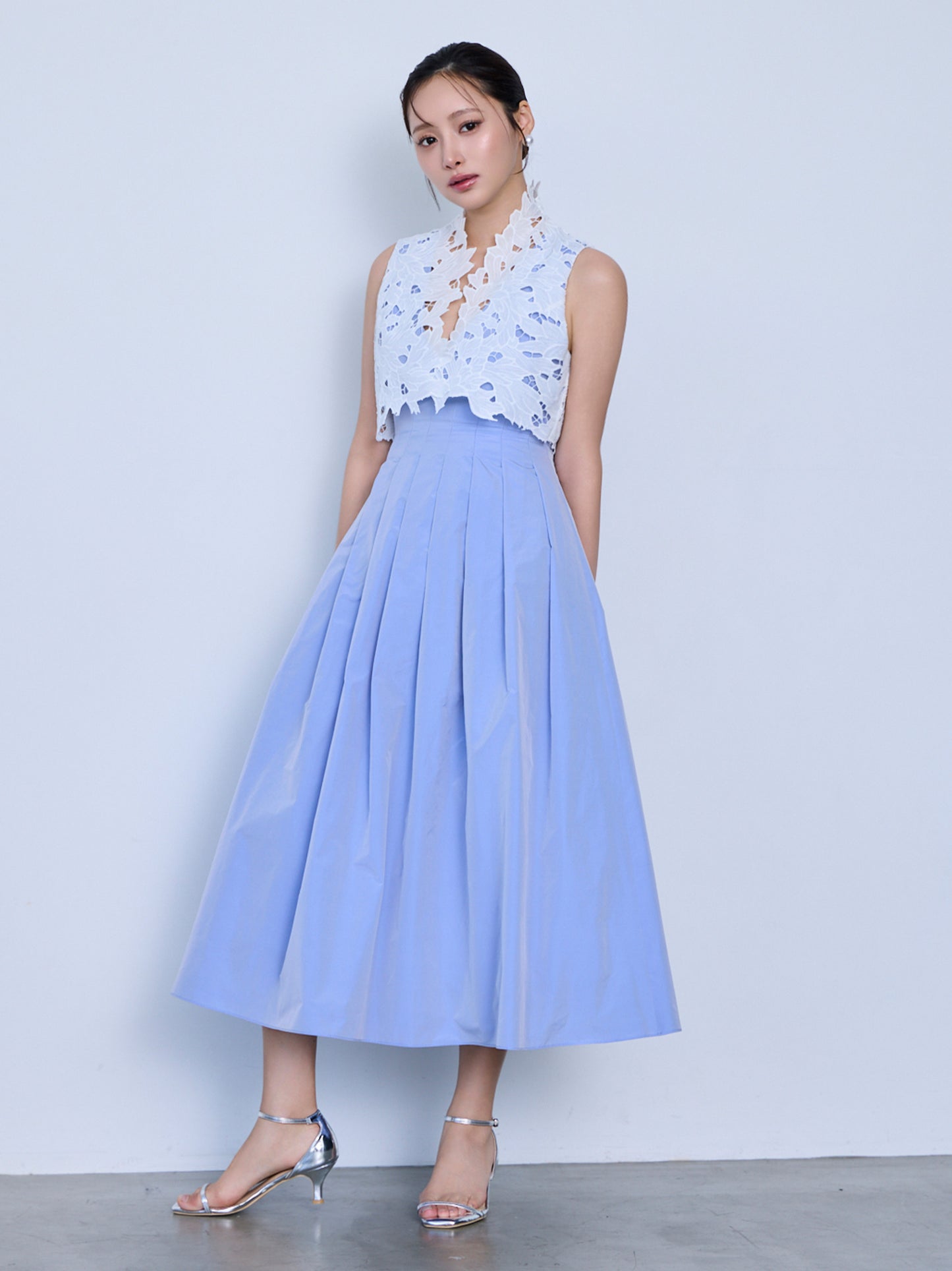 【予約】layered lace flare dress