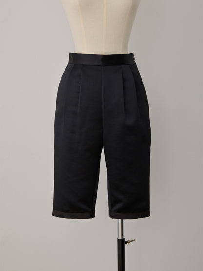 constructive mat satin slim short pants