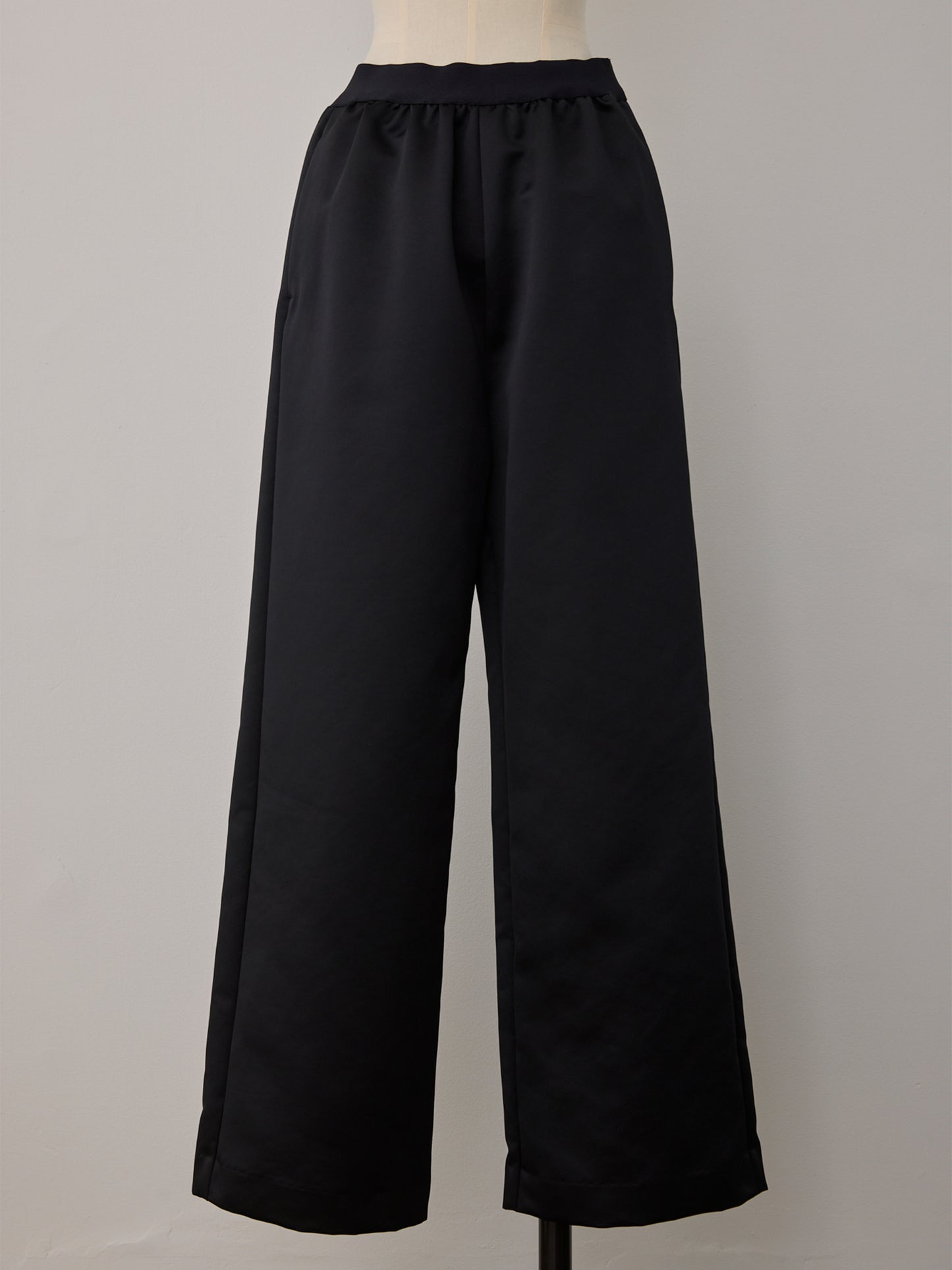 constructive matt satin straight long pants